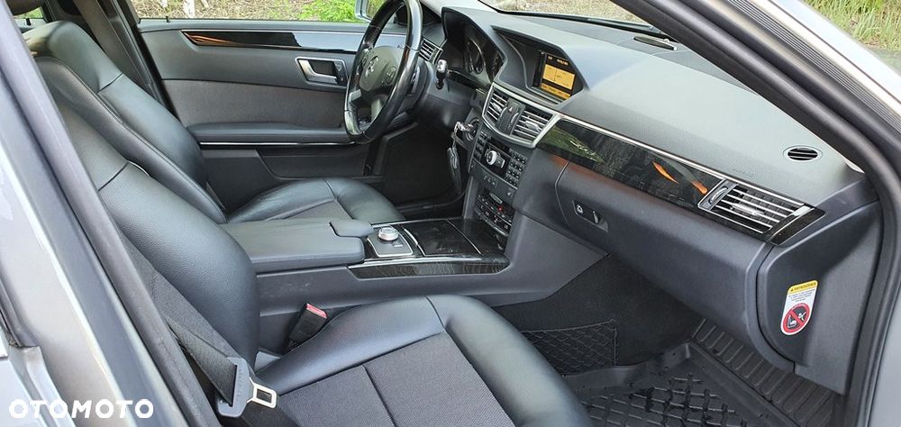 Mercedes-Benz Klasa E 250 CGI BlueEFFICIENCY Avantgarde - 16