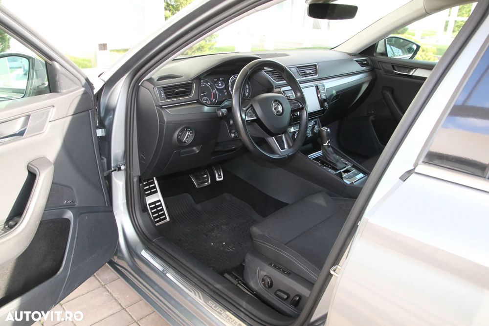 Skoda Superb 2.0 TDI DSG Sportline - 23