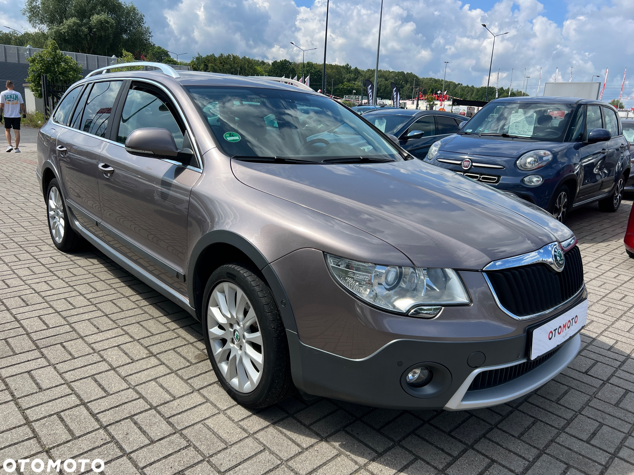 Skoda Superb 2.0 TDI 4x4 DSG Exclusive - 4