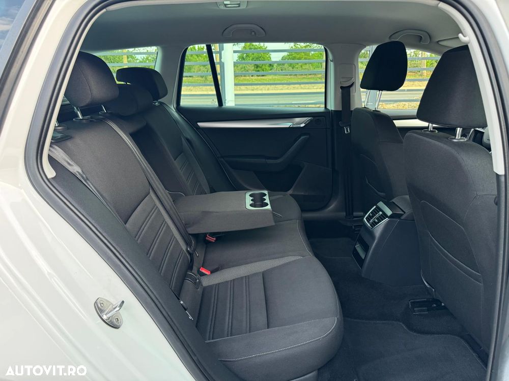 Skoda Octavia 1.6 TDI DSG Style - 17
