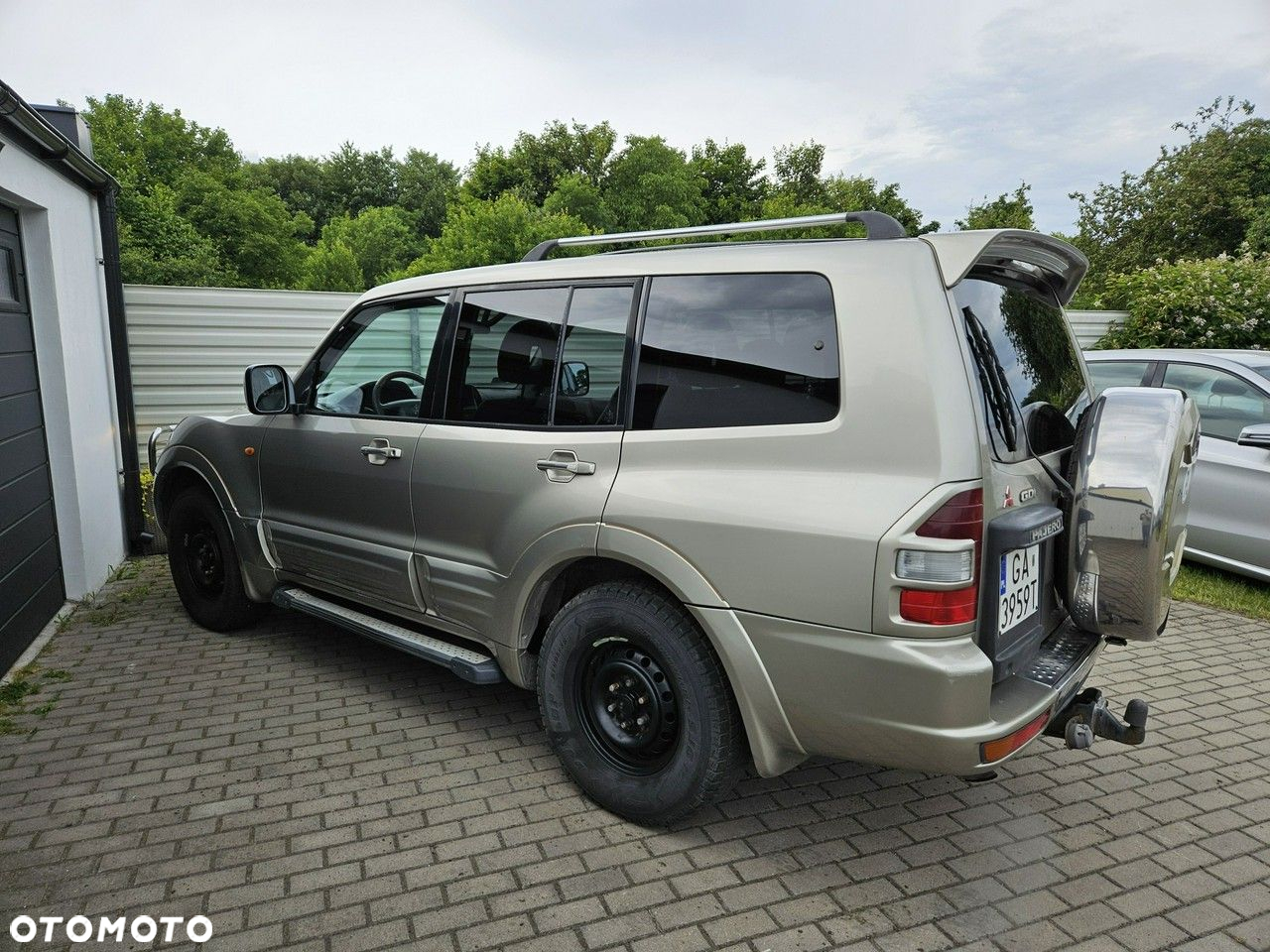 Mitsubishi Pajero - 2