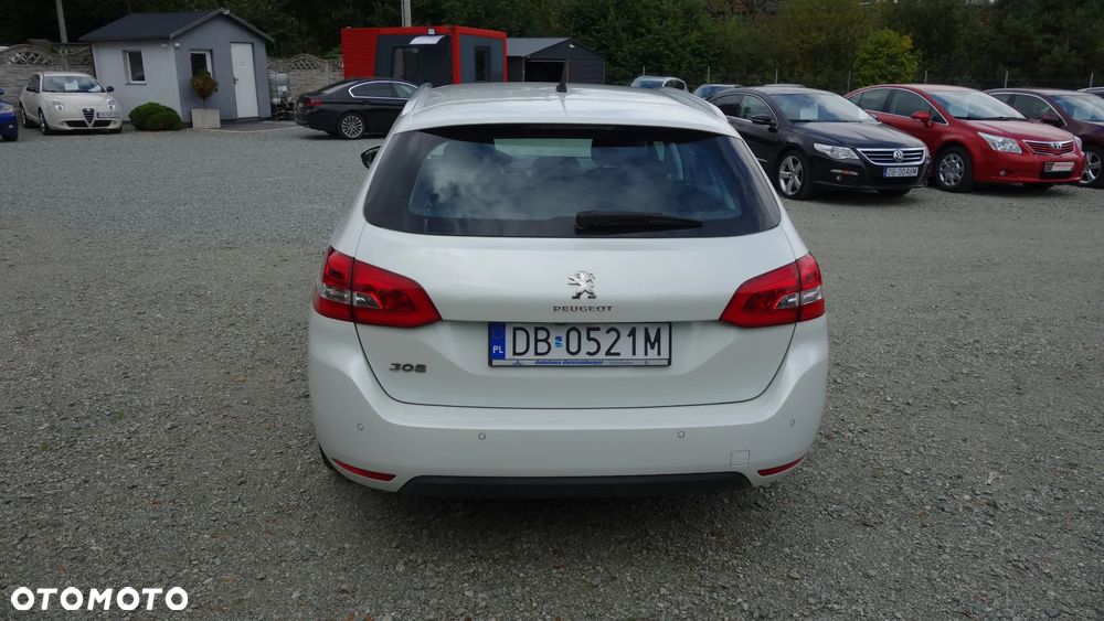 Peugeot 308 SW BlueHDi 120 EAT6 Stop & Start Allure - 8