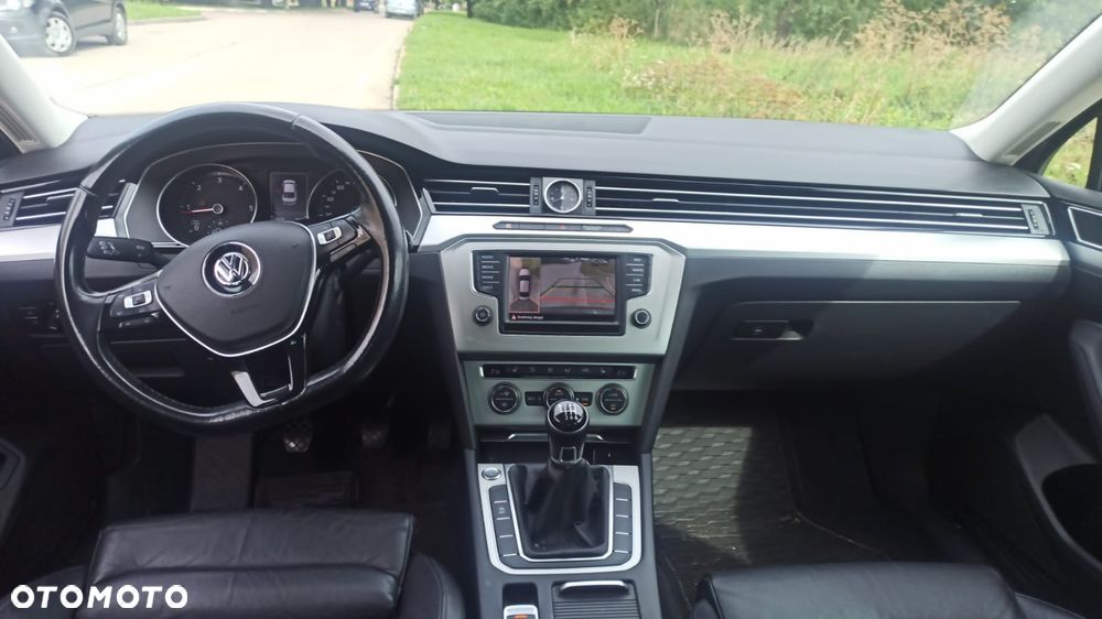 Volkswagen Passat 1.6 TDI BMT Comfortline - 5