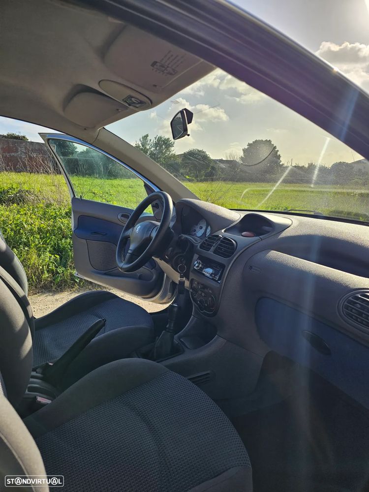 Peugeot 206 1.1 Color Line - 17
