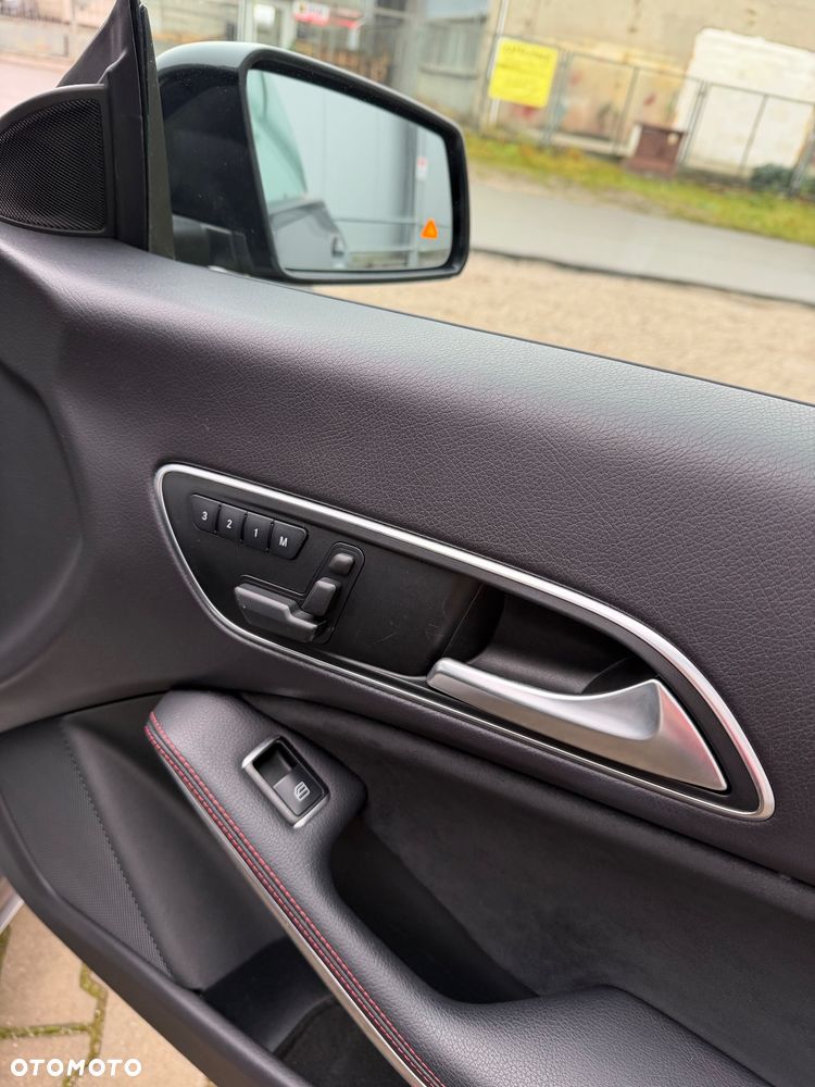 Mercedes-Benz CLA 220 CDI 7G-DCT AMG Line - 23