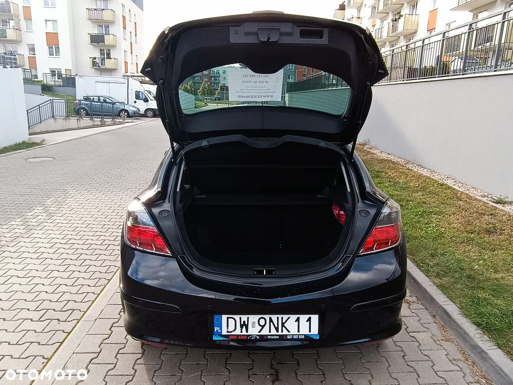 Opel Astra GTC 1.6 - 11