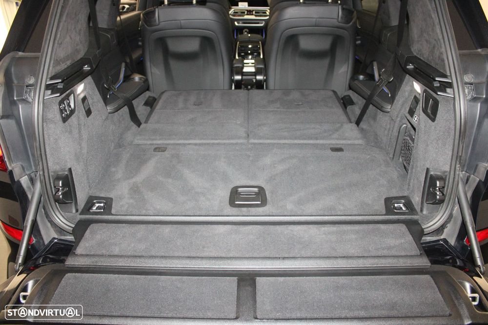 BMW X7 40 d xDrive Pack M — fotografia 55