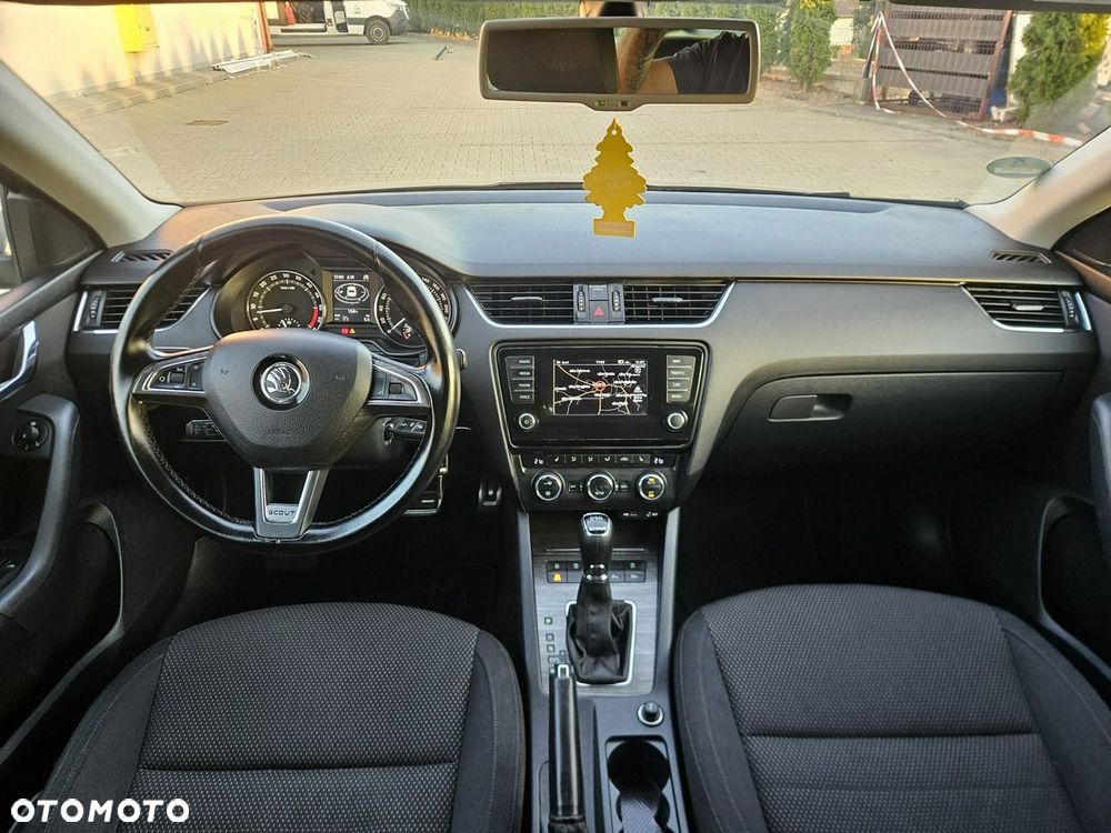 Skoda Octavia 2.0 TDI 4x4 DSG Scout - 23