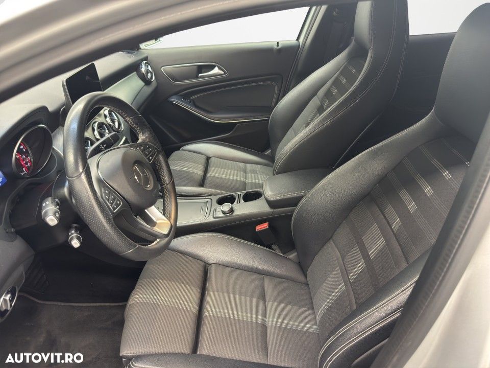 Mercedes-Benz GLA - 10