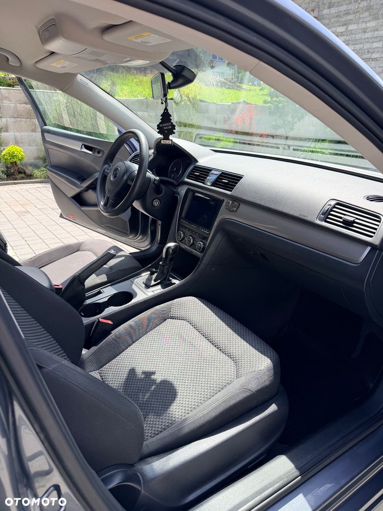 Volkswagen Passat - 11