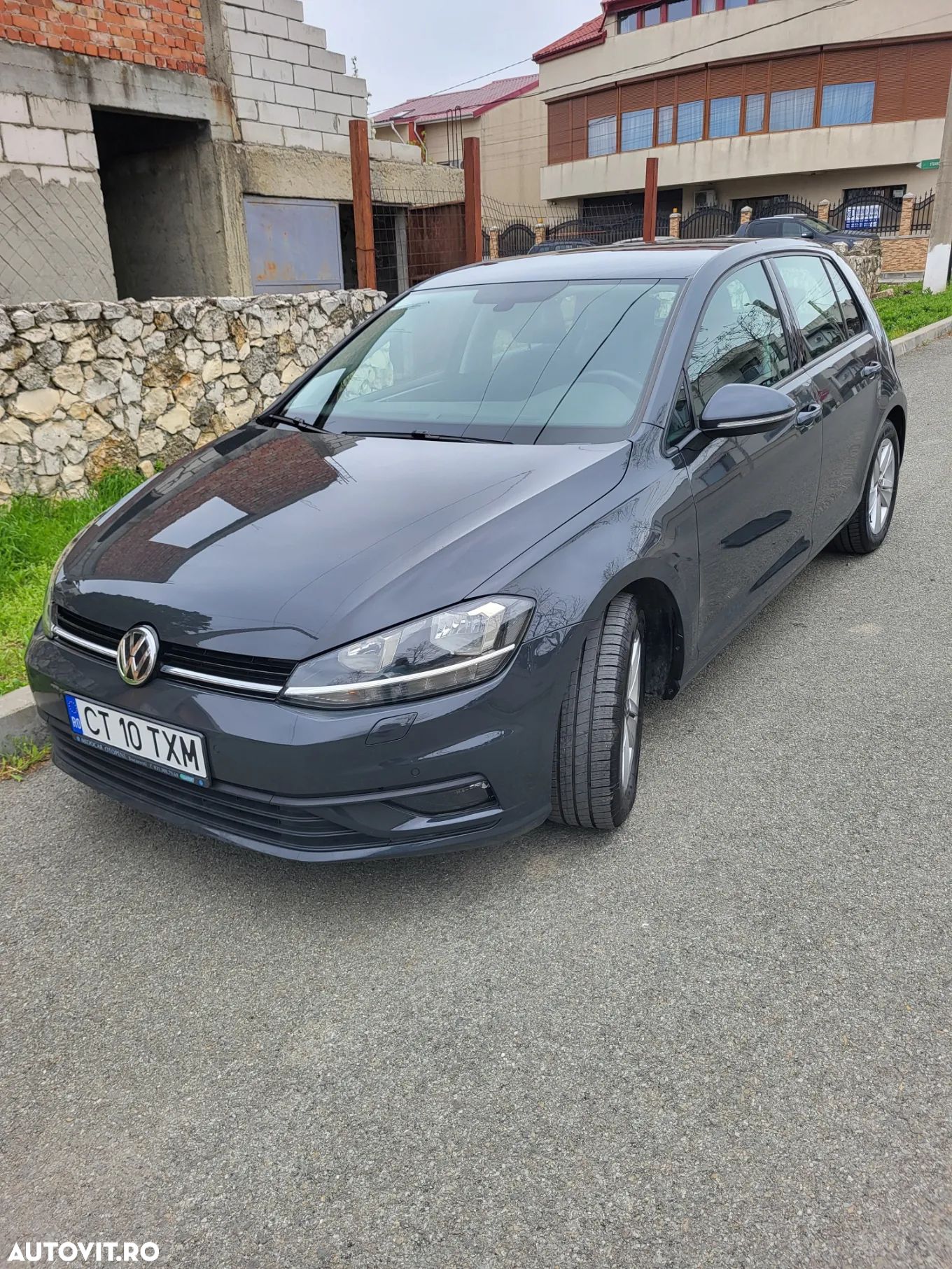 Volkswagen Golf 1.0 TSI Trendline - 1