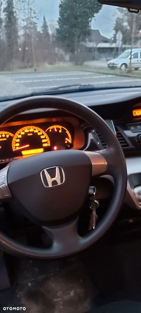 Honda FR-V - 5