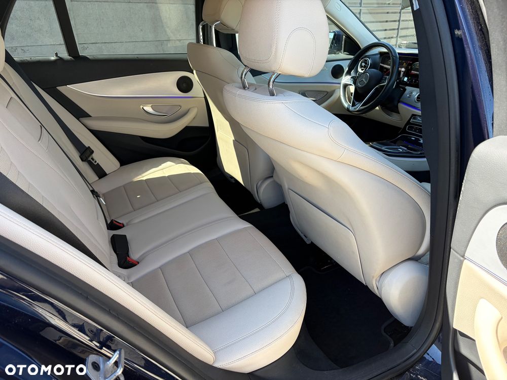 Mercedes-Benz Klasa E 220 d 9G-TRONIC - 25