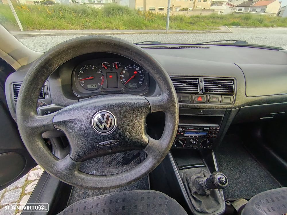 VW Golf 1.4i Conceptline - 12