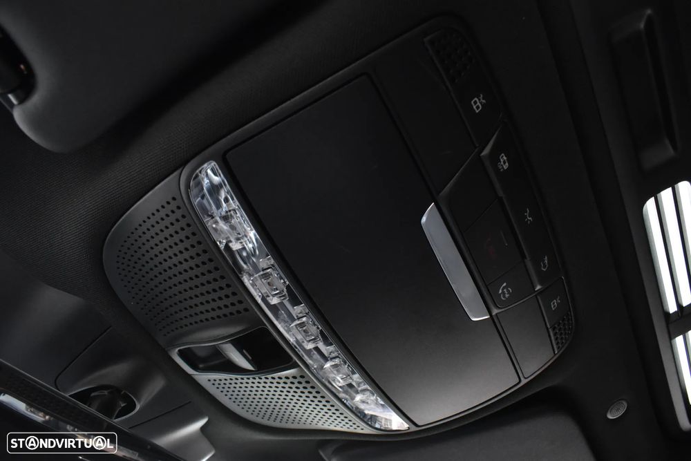 Mercedes-Benz GLC 300 e Coupe 4Matic 9G-TRONIC AMG Line - 45