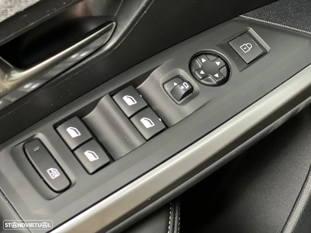 Peugeot 3008 1.2 Hybrid Allure e-DCS6 - 15