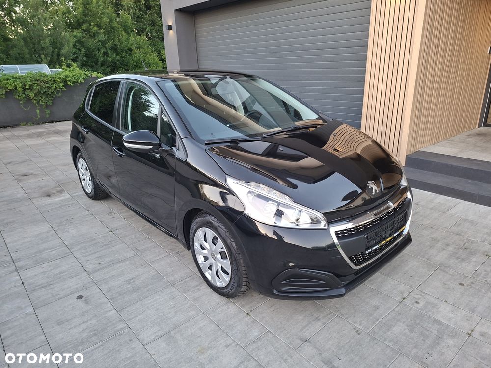 Peugeot 208 - 12