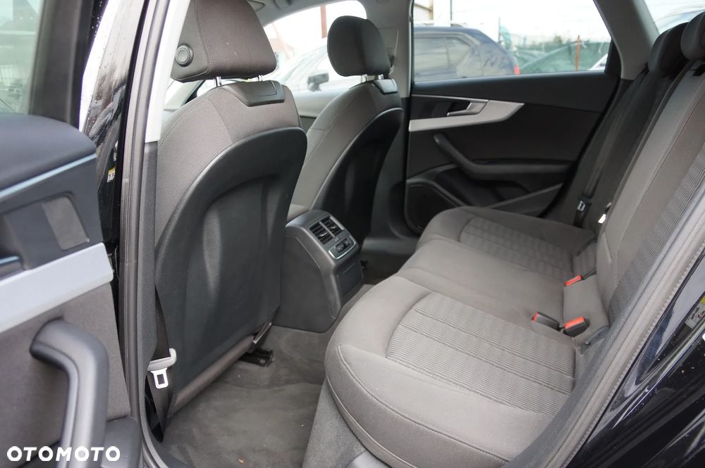 Audi A4 Avant 2.0 TDI clean diesel Quattro - 32