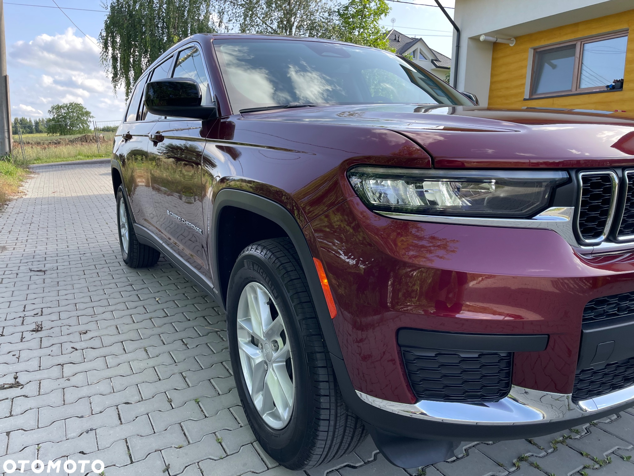 Jeep Grand Cherokee - 23