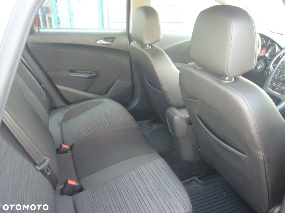 Opel Astra 1.4 T Enjoy - 16