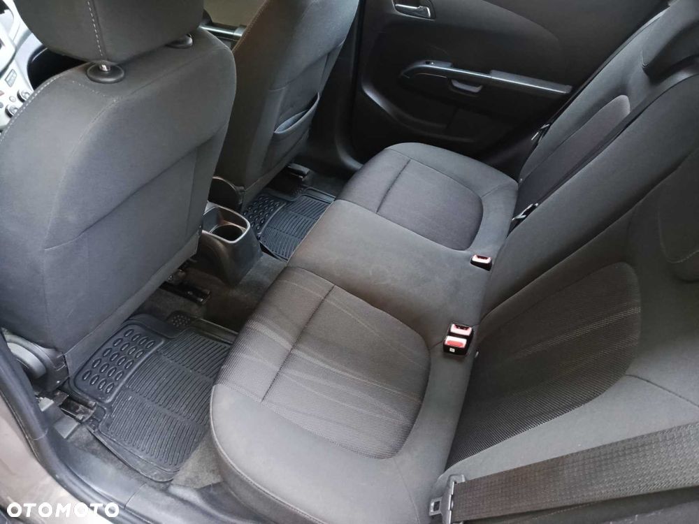 Chevrolet Aveo - 6