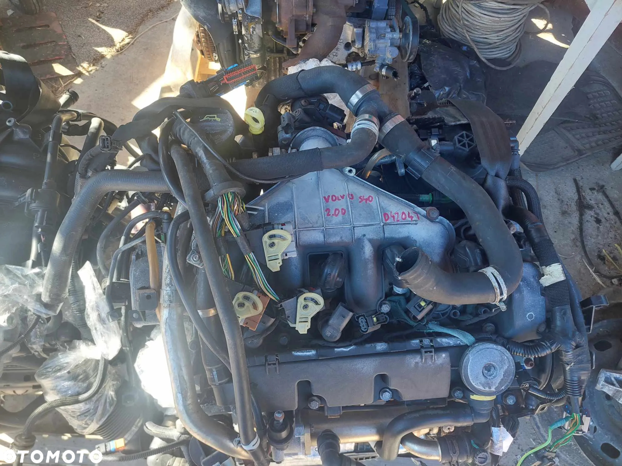 SILNIK SŁUPEK VOLVO S40 D4204T 2.0 HDI - 2