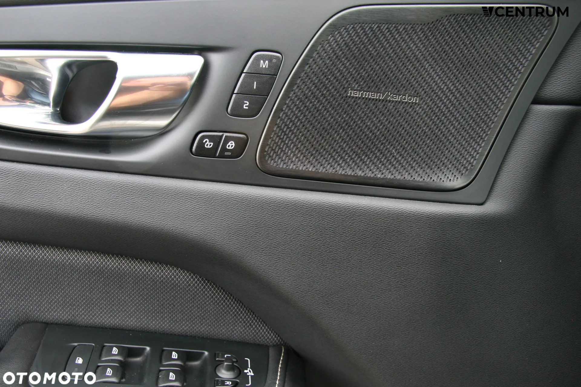 Volvo XC 60 B5 B AWD Plus Dark - 13