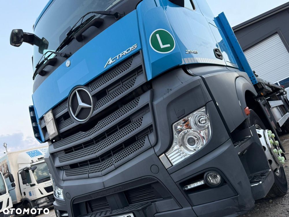 Mercedes-Benz Actros - 11