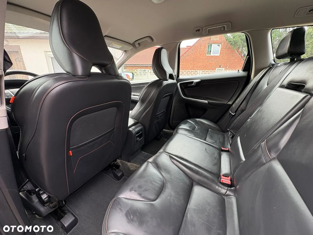 Volvo XC 60 D3 Drive-E Ocean Race - 12
