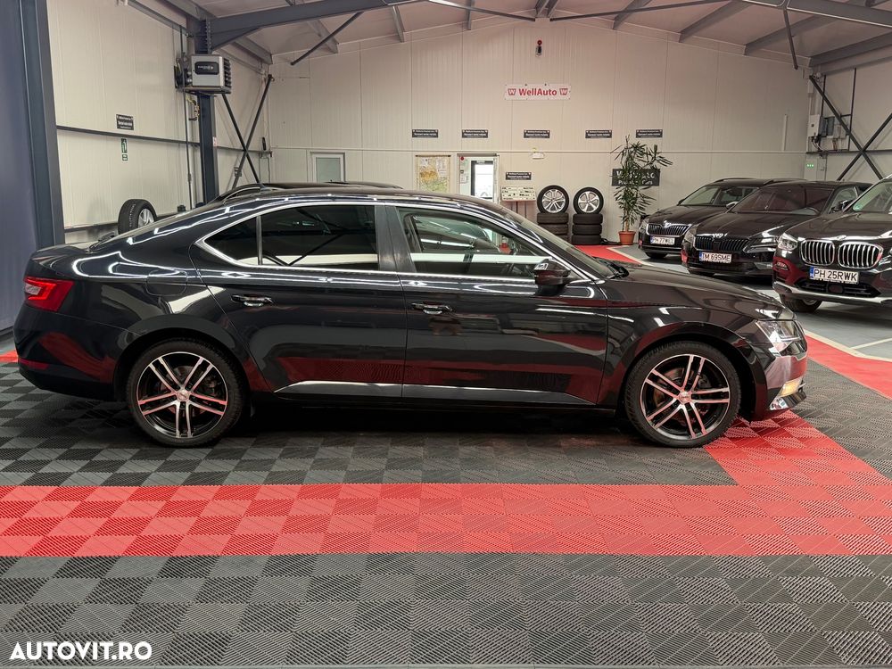 Skoda Superb 2.0 TDI DSG Style - 3