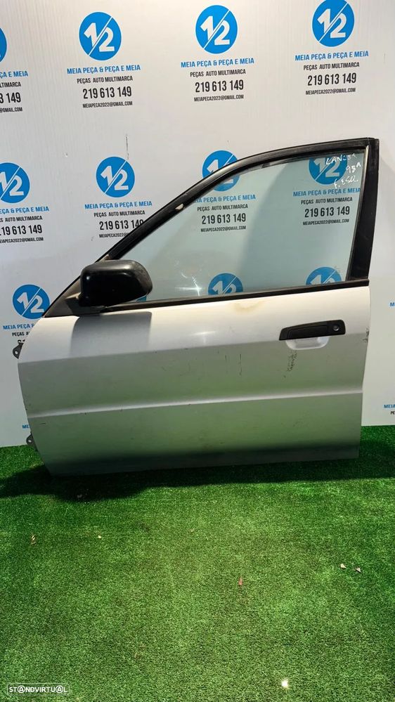 Porta da frente esquerda Mitsubishi Lancer de 1998 - 1