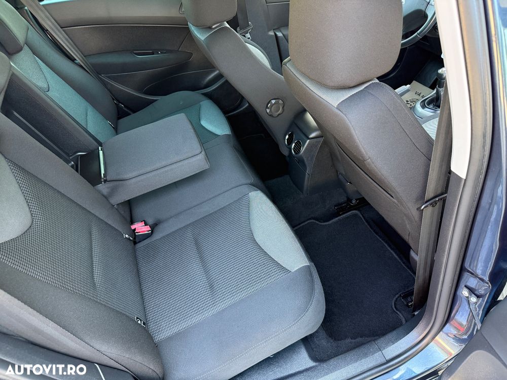 Peugeot 308 120 VTi Premium - 32