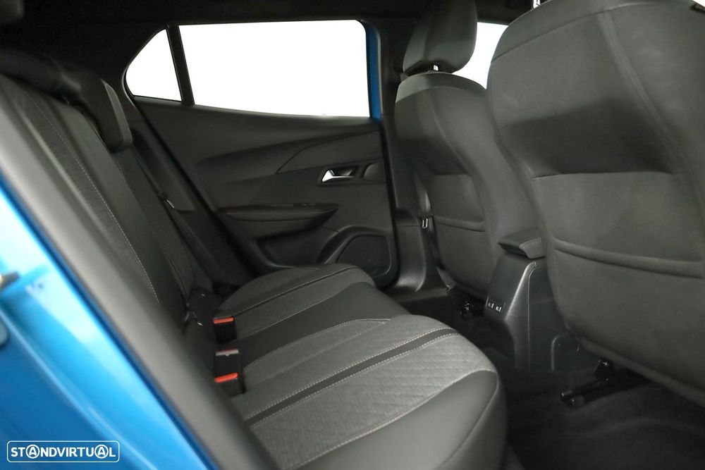 Peugeot 2008 1.2 PureTech Allure - 22