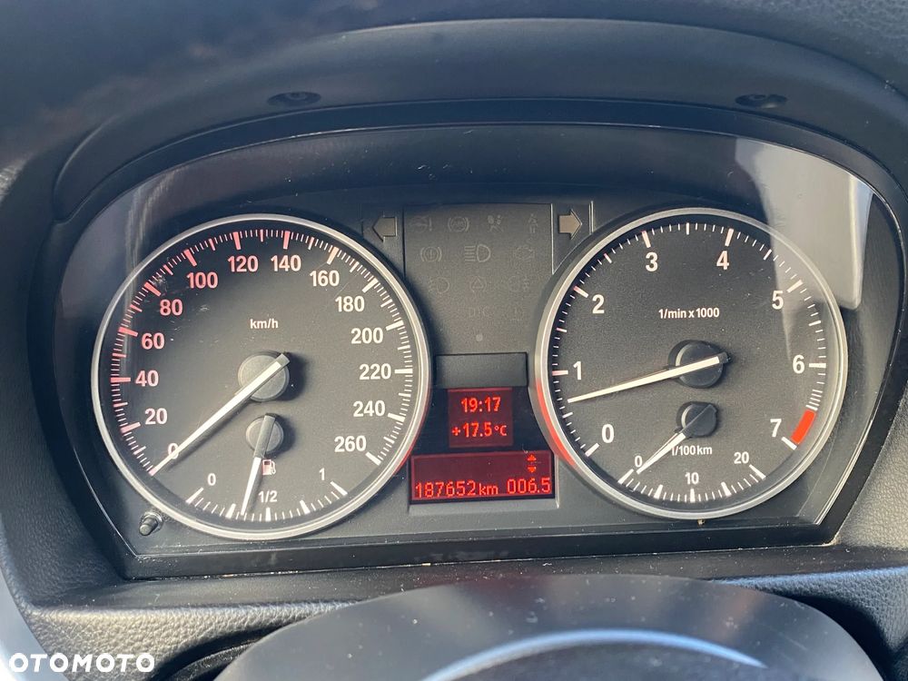 BMW Seria 3 318i - 27