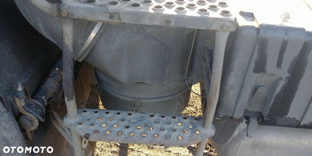 OBUDOWA FILTRA POWIETRZA IVECO STRALIS CURSOR 13 560 ES - 1