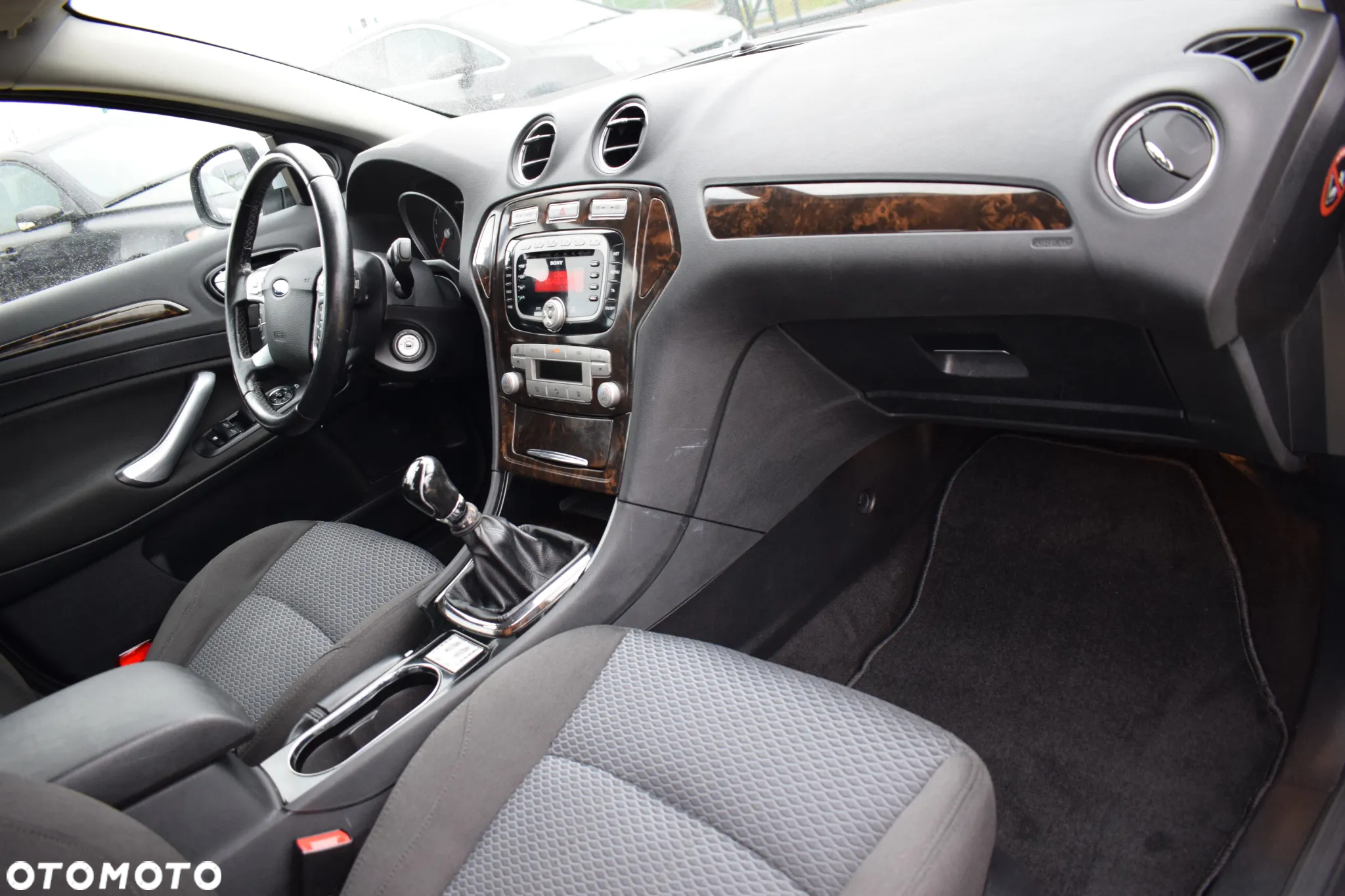 Ford Mondeo 2.0 Ghia - 17