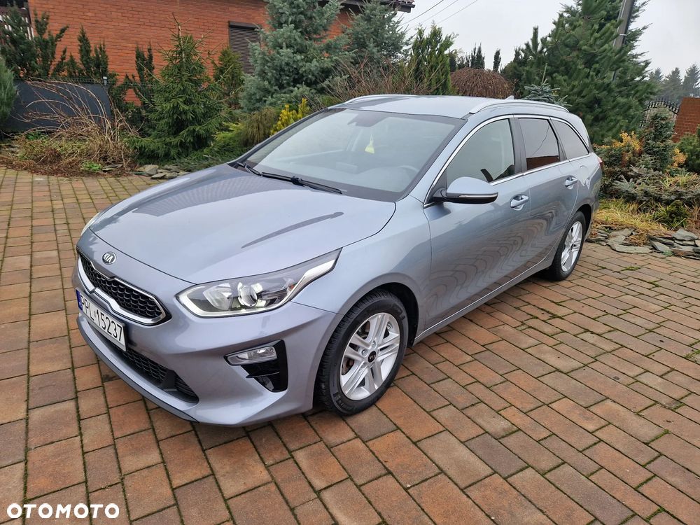 Kia Ceed - 11