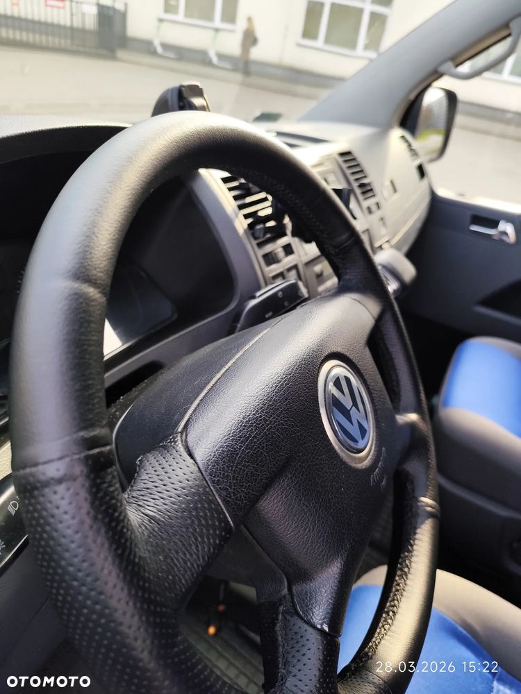 Volkswagen Caravelle - 12