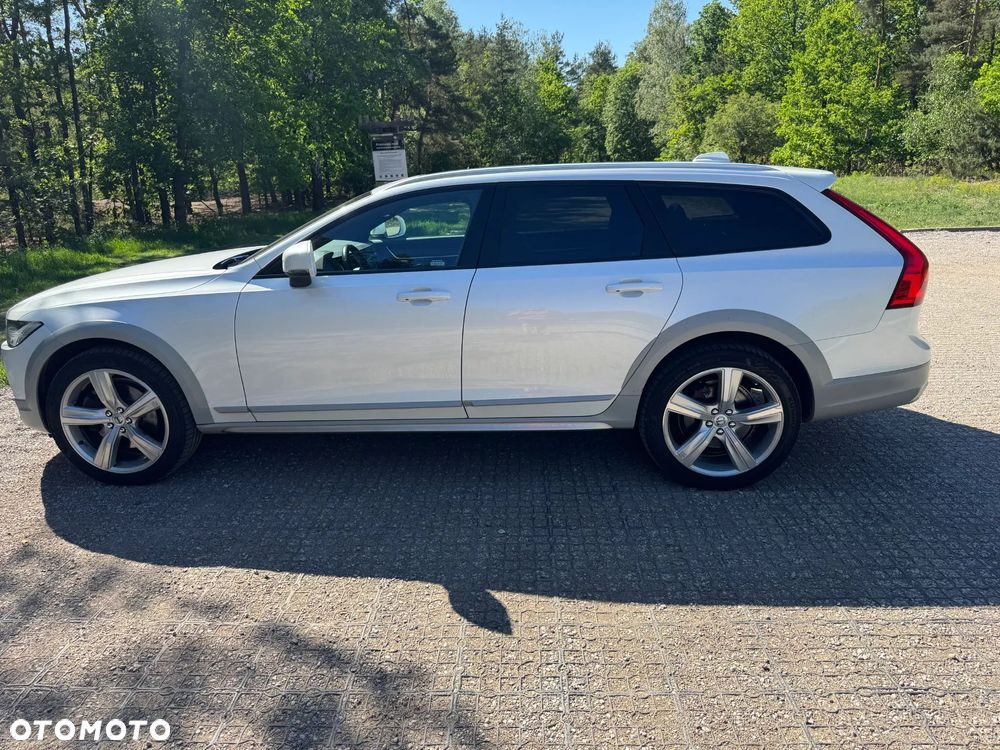 Volvo V90 Cross Country - 20
