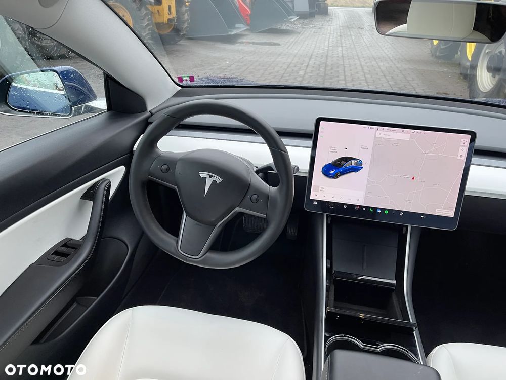 Tesla Model 3 - 9