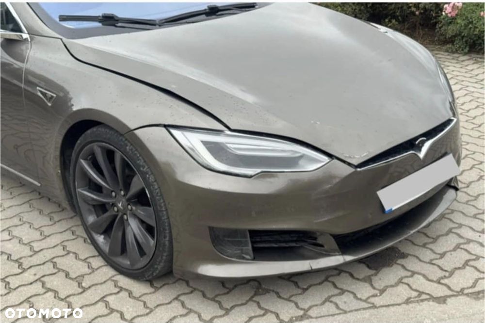 Tesla Model S - 16