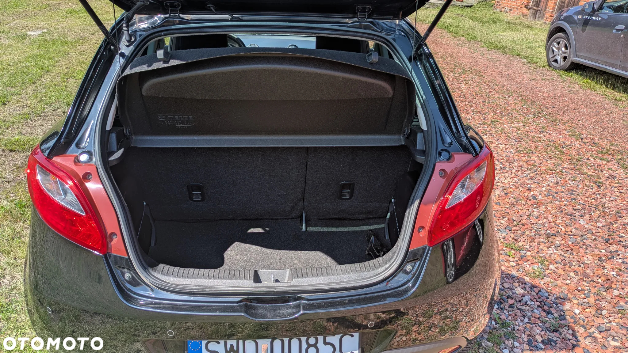 Mazda 2 1.3 Navi + - 11