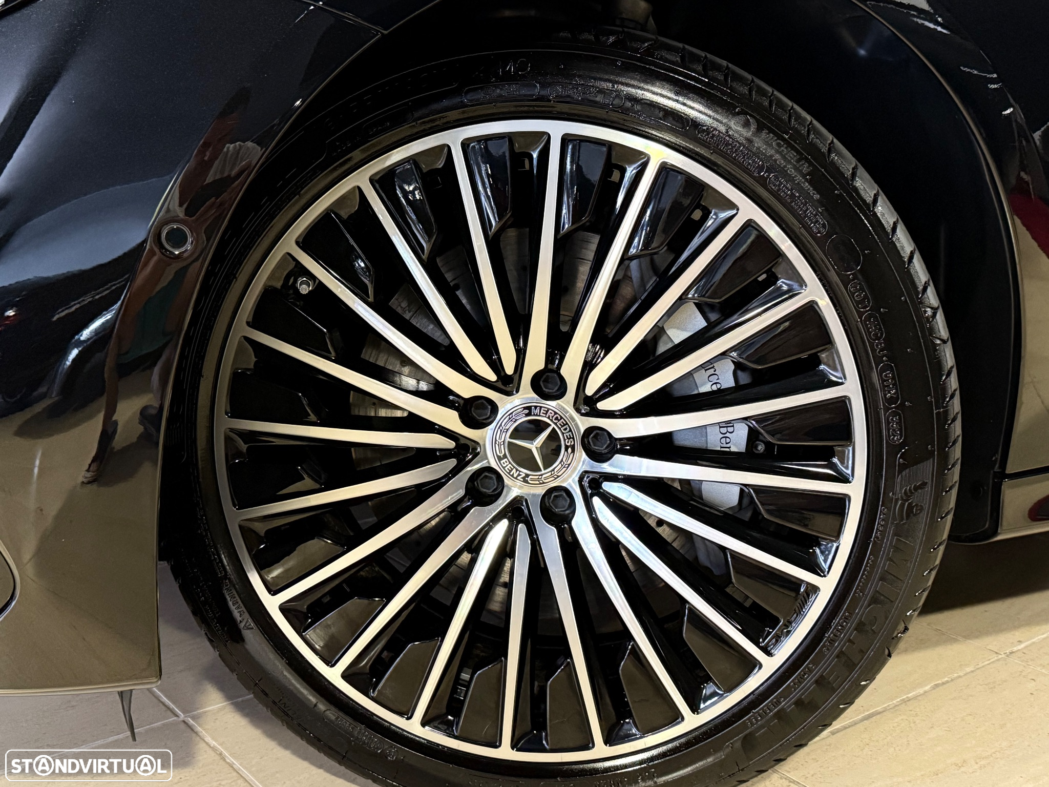 Mercedes-Benz E 300 Standard - 20