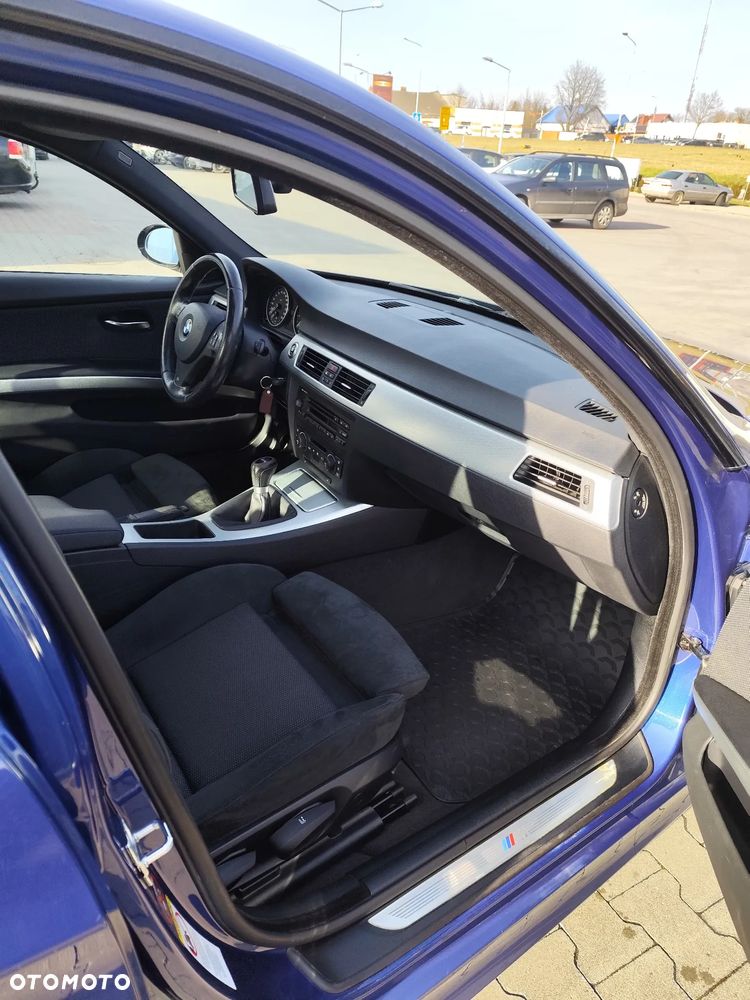 BMW Seria 3 320i - 22