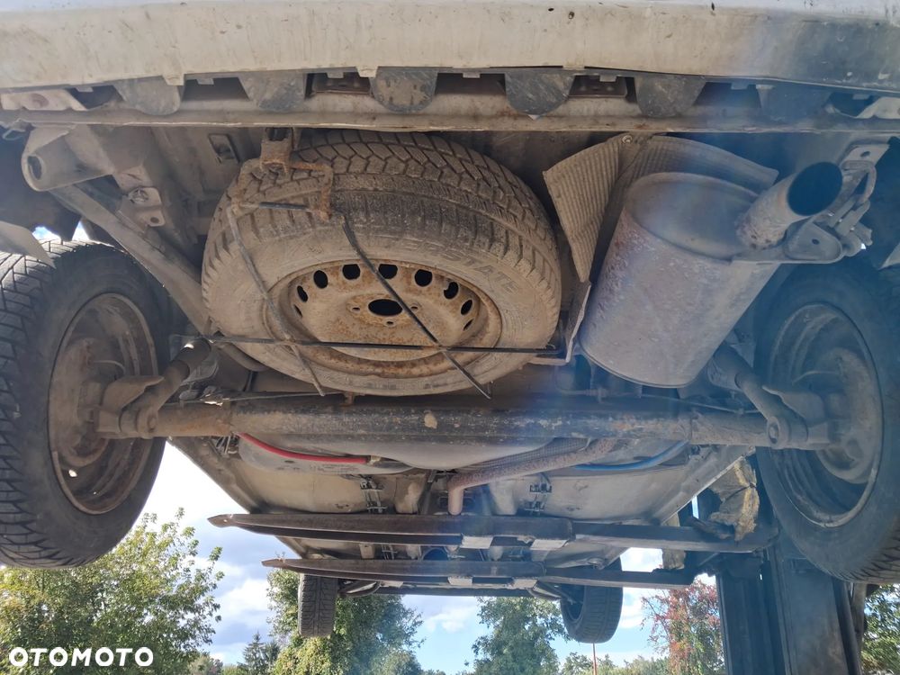 Renault Kangoo 1 I FL Lift silnik kompletny 1.5 Dci K9K718 K9K 718 skrzynia biegów drzwi maska klapa zderzak błotnik lakier D389 Biały szyba lusterko turbina czujnik ciśnienia paliwa pompa wtrysk przewód wąż rura intercooler alternator rozrusznik przepływomierz sterownik moduł łapa stacyjka mechanizm klamka zamek pompa wspomagania przewód chłodnica kolektor maglownica belka sanki zwrotnica zacisk hamulcowy osłona atrapa lampa reflektor fotel sprężarka klimatyzacji panel nawiewu dmuchawa wentylator fotel boczek kanapa relingi UCH lewarek półka bagażnika tłumik wydech NA CZĘŚCI - 14