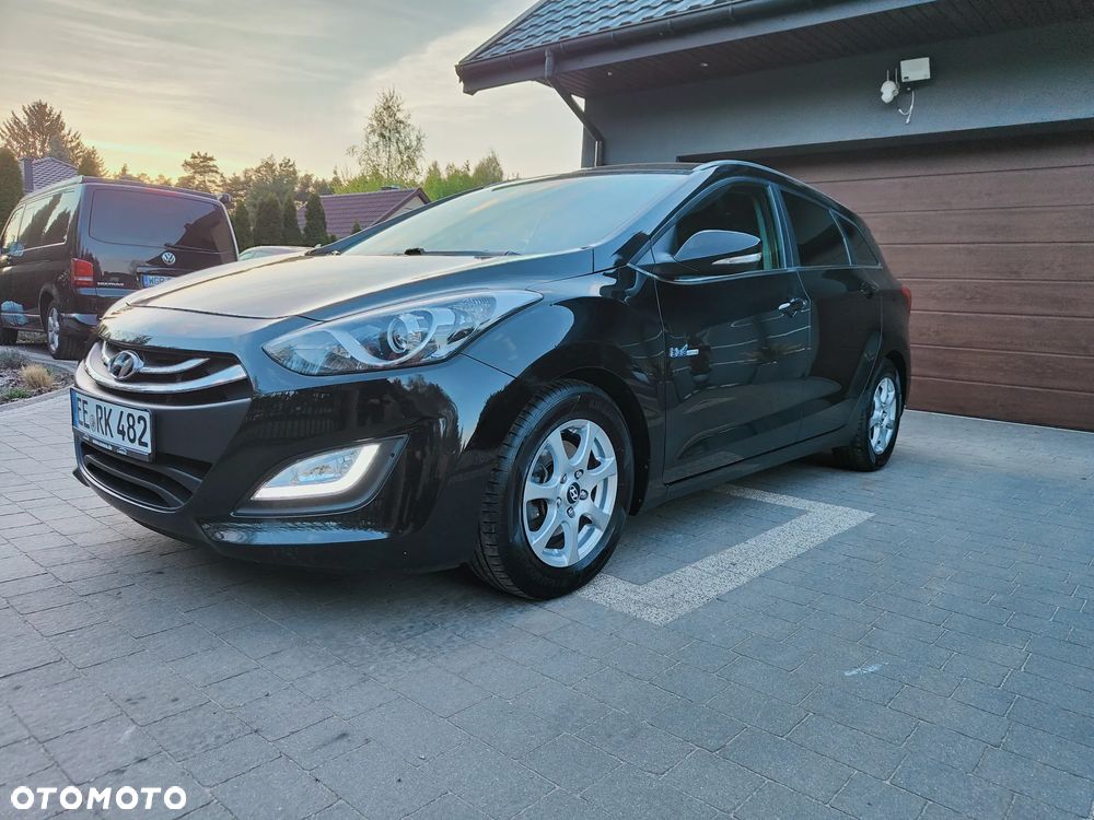 Hyundai i30 blue Kombi 1.6 GDi Style - 30