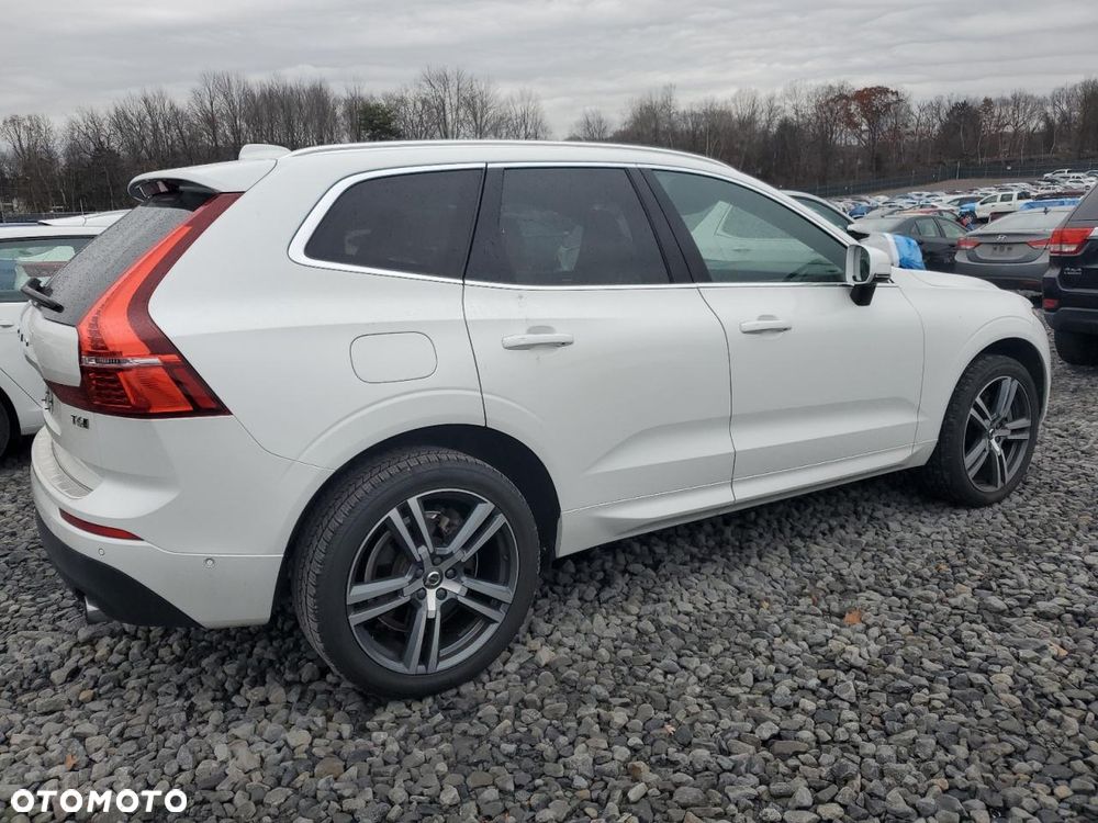Volvo XC 60 T6 AWD Geartronic Momentum - 4
