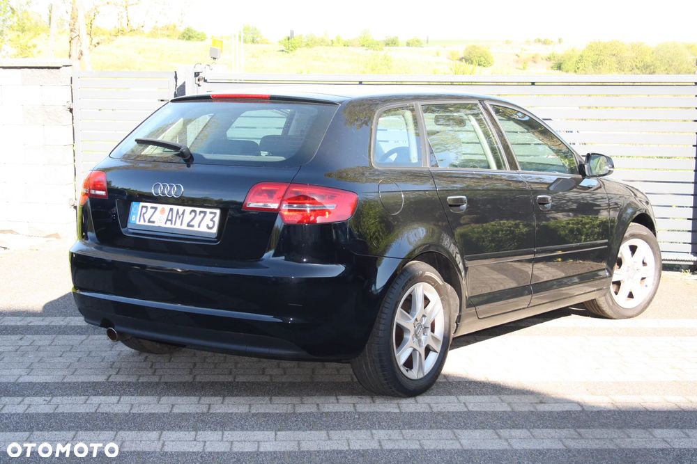Audi A3 Sportback 1.6 Attraction - 9