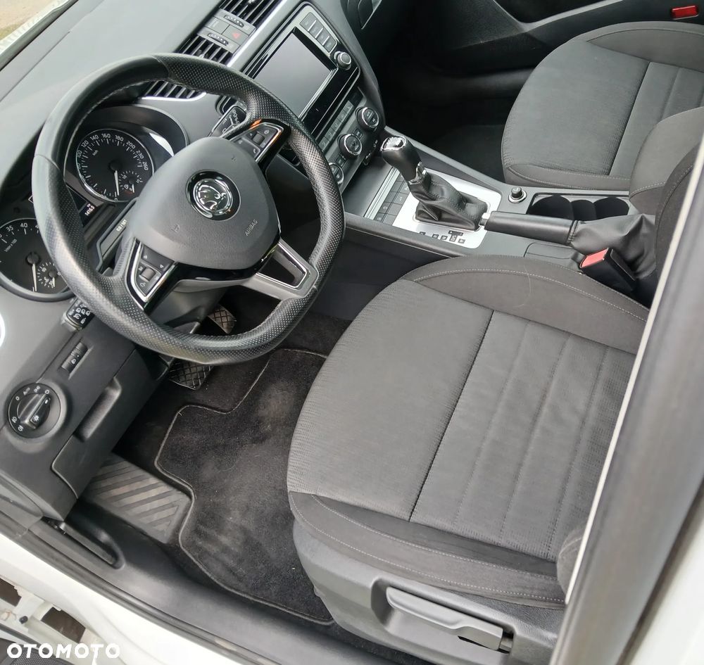 Skoda Octavia 2.0 TDI 4x4 Ambition DSG - 17