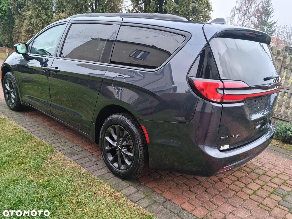 Chrysler Pacifica - 18